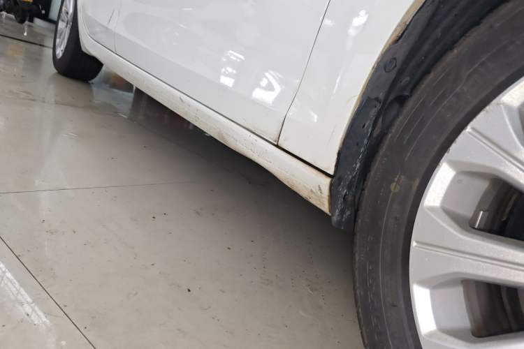 Used Ford Escort 2015 1.5L Automatic Fashion Model Right Side Sill