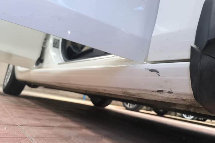 Used Ford Escort 2015 1.5L Automatic Comfort Edition Right Side Sill
