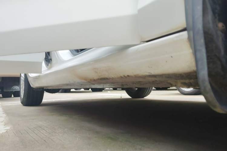 Used Ford Escort 2015 1.5L Automatic Comfort Edition Right Side Sill