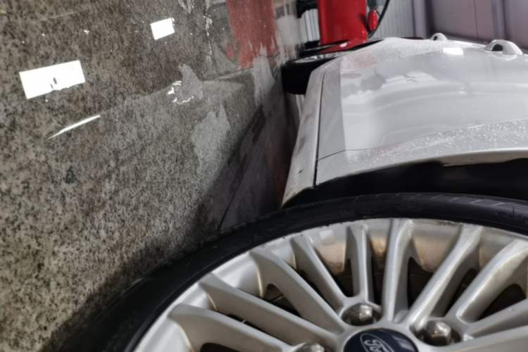 Used Ford Escort 2015 1.5L Automatic Comfort Edition Right Side Sill