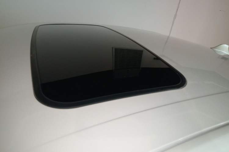 Used Ford Escort 2015 1.5L Automatic Fashion Model Roof