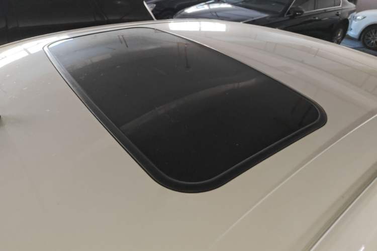 Used Ford Escort 2015 1.5L Automatic Fashion Model Roof