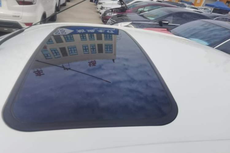Used Ford Escort 2015 1.5L Automatic Fashion Model Roof