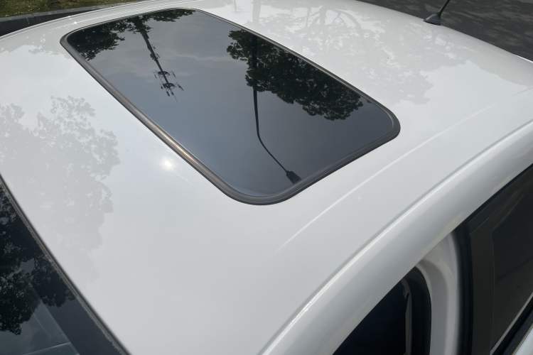 Used Ford Escort 2015 1.5L Automatic Fashion Model Roof