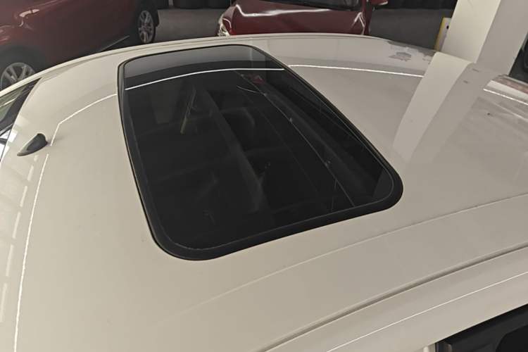 Used Ford Escort 2015 1.5L Automatic Fashion Model Roof