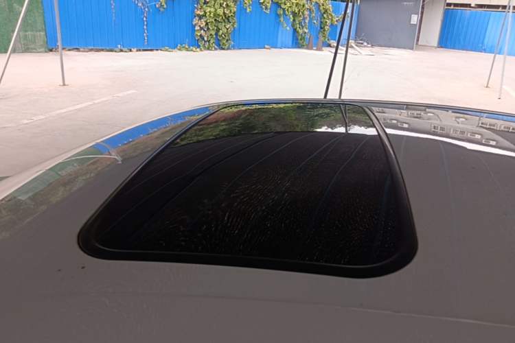 Used Ford Escort 2015 1.5L Manual Fashion Edition Roof