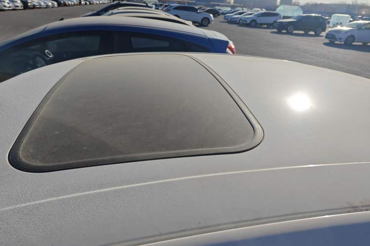 Used Ford Escort 2015 1.5L Manual Fashion Edition Roof