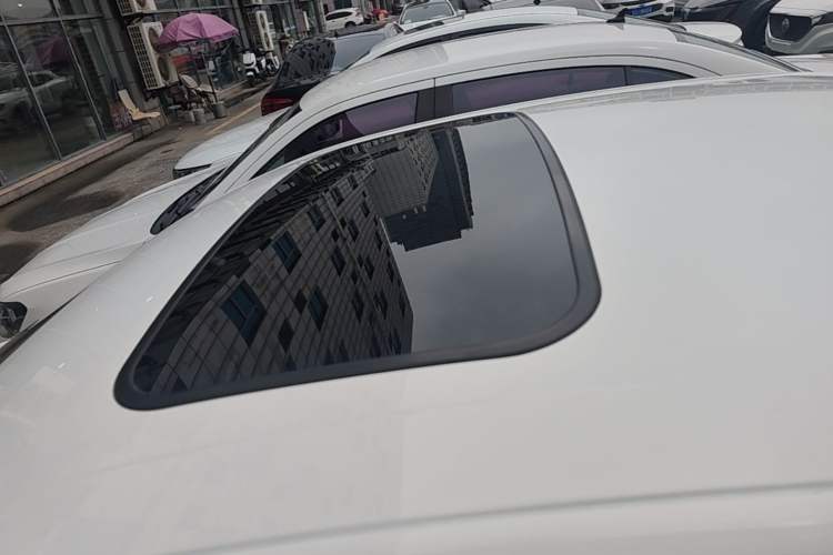 Used Ford Escort 2015 1.5L Automatic Fashion Model Roof