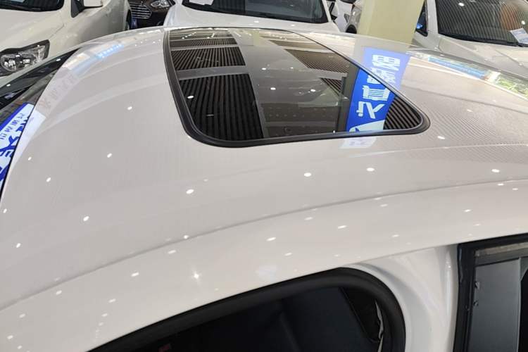 Used Ford Escort 2015 1.5L Automatic Fashion Model Roof