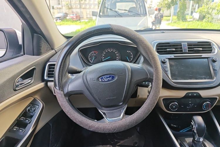 Used Ford Escort 2015 1.5L Automatic Comfort Edition Steering Wheel