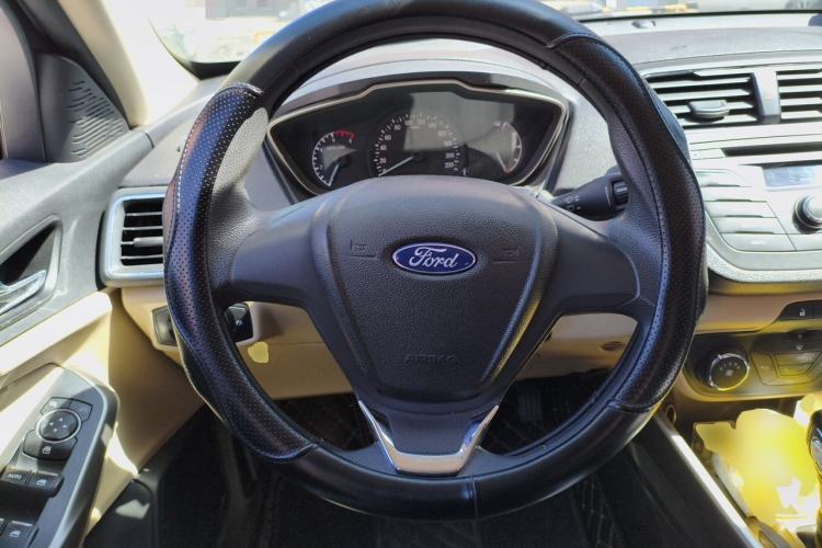 Used Ford Escort 2015 1.5L Automatic Comfort Edition Steering Wheel