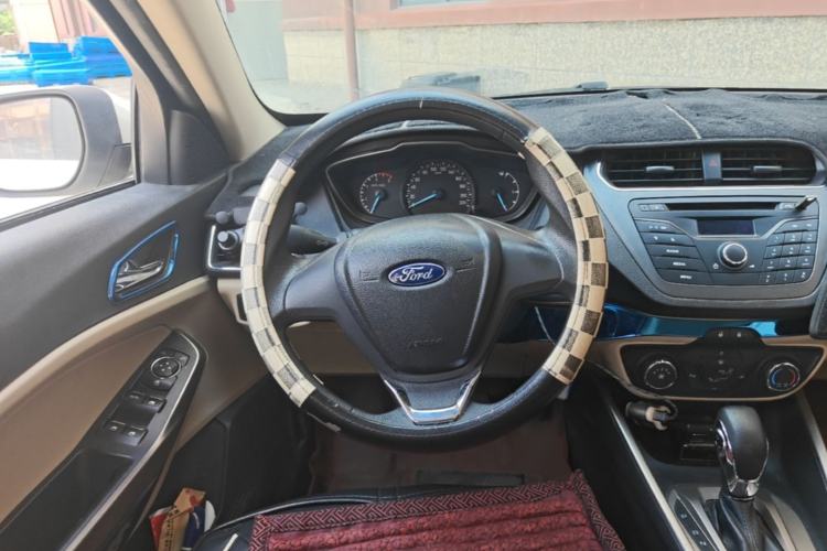 Used Ford Escort 2015 1.5L Automatic Comfort Edition Steering Wheel