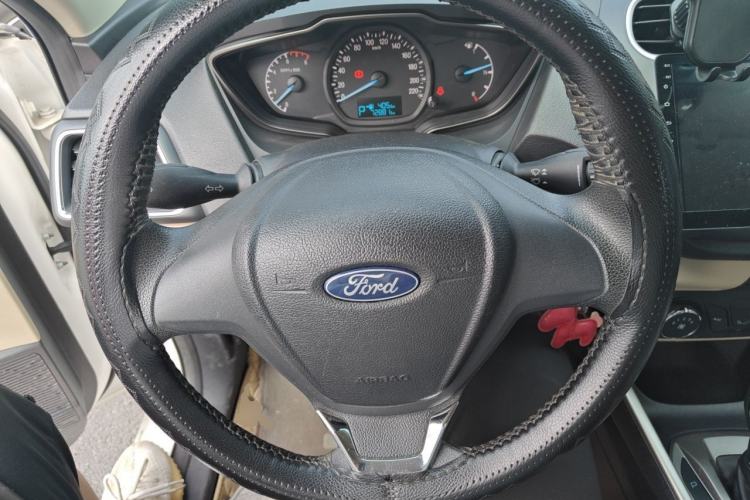 Used Ford Escort 2015 1.5L Automatic Comfort Edition Steering Wheel