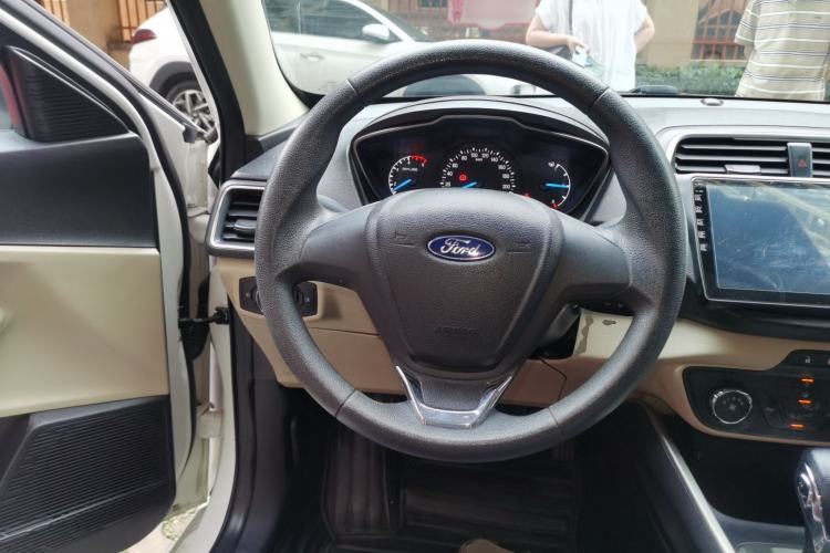Used Ford Escort 2015 1.5L Automatic Comfort Edition Steering Wheel