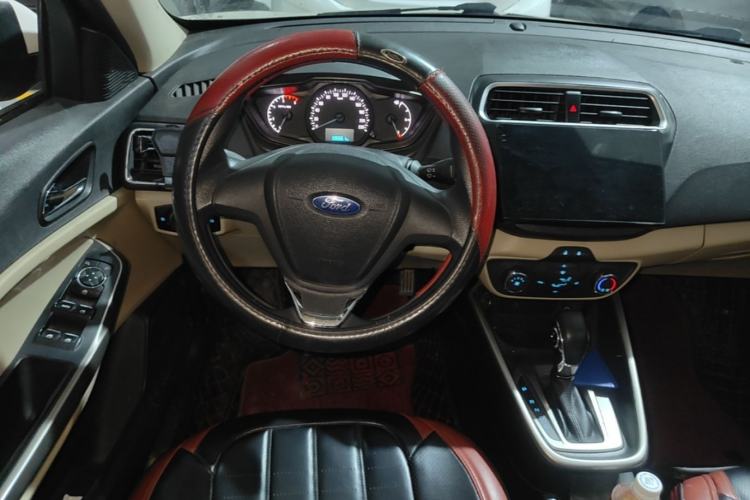 Used Ford Escort 2015 1.5L Automatic Comfort Edition Steering Wheel