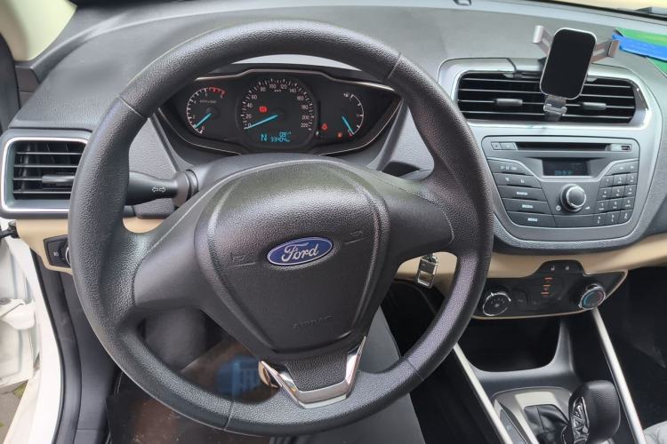 Used Ford Escort 2015 1.5L Automatic Comfort Edition Steering Wheel
