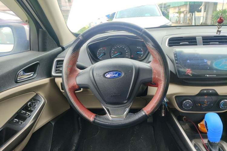 Used Ford Escort 2015 1.5L Automatic Comfort Edition Steering Wheel