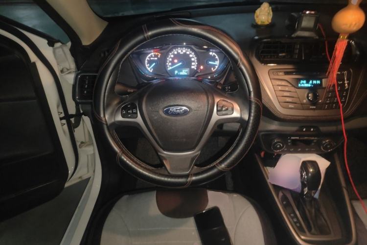Used Ford Escort 2015 1.5L Automatic Comfort Edition Steering Wheel