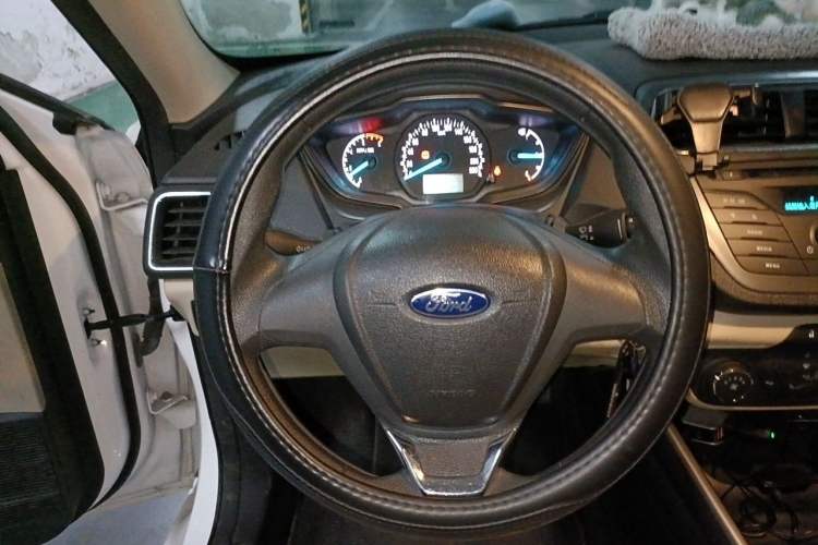 Used Ford Escort 2015 1.5L Manual Comfort Model Steering Wheel