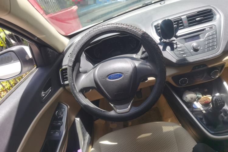 Used Ford Escort 2015 1.5L Manual Comfort Model Steering Wheel