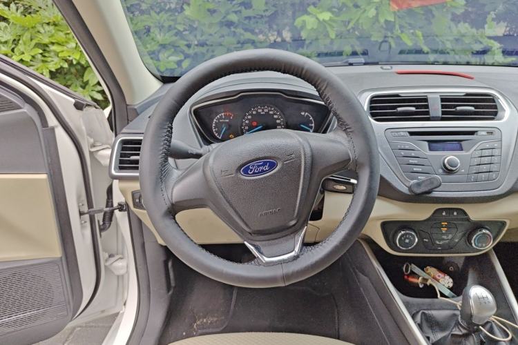 Used Ford Escort 2015 1.5L Manual Comfort Model Steering Wheel