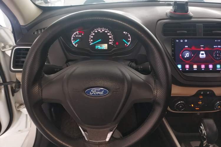 Used Ford Escort 2015 1.5L Automatic Comfort Edition Steering Wheel
