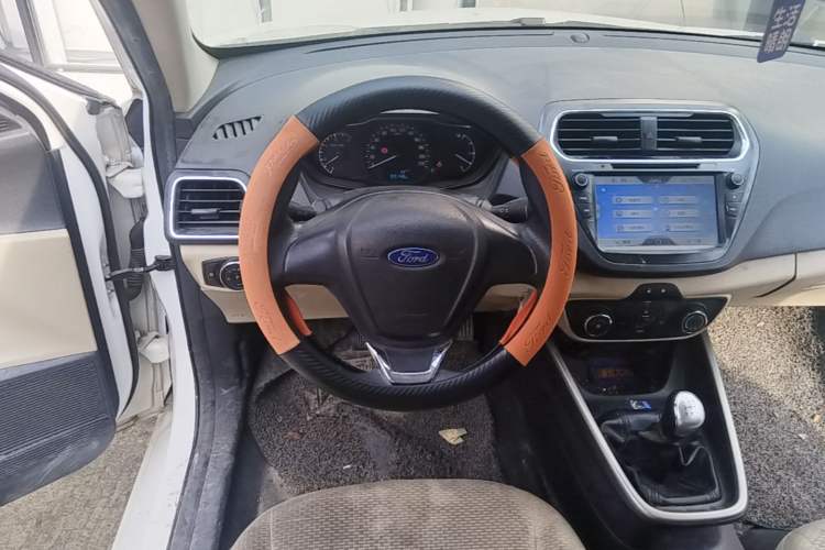 Used Ford Escort 2015 1.5L Manual Comfort Model Steering Wheel