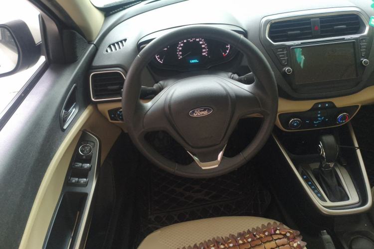 Used Ford Escort 2015 1.5L Automatic Comfort Edition Steering Wheel