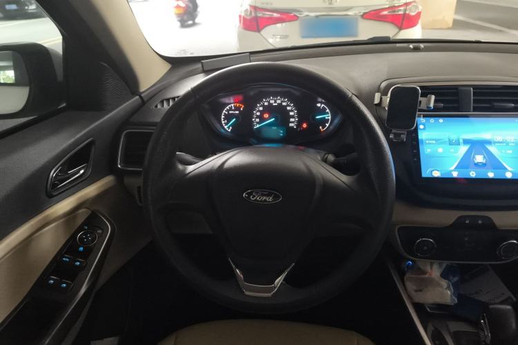 Used Ford Escort 2015 1.5L Automatic Comfort Edition Steering Wheel
