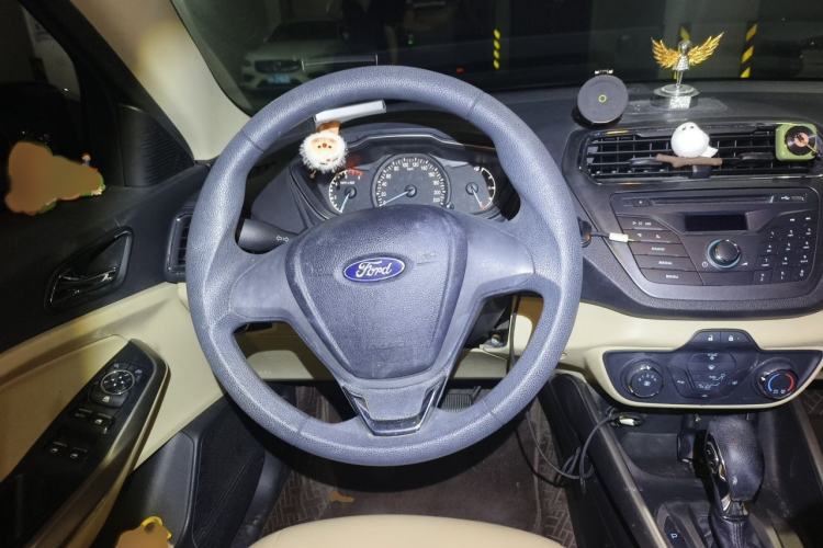 Used Ford Escort 2015 1.5L Automatic Comfort Edition Steering Wheel
