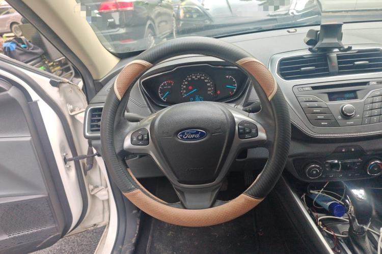 Used Ford Escort 2015 1.5L Automatic Fashion Model Steering Wheel