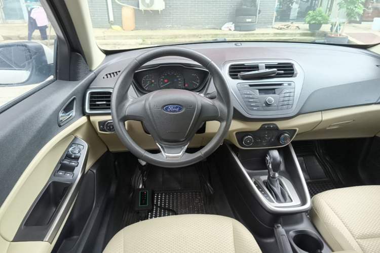 Used Ford Escort 2015 1.5L Automatic Comfort Edition Steering Wheel