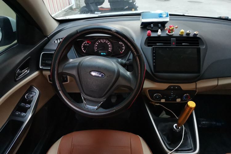 Used Ford Escort 2015 1.5L Manual Comfort Model Steering Wheel