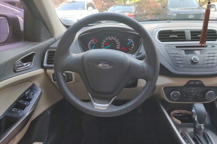 Used Ford Escort 2015 1.5L Automatic Comfort Edition Steering Wheel
