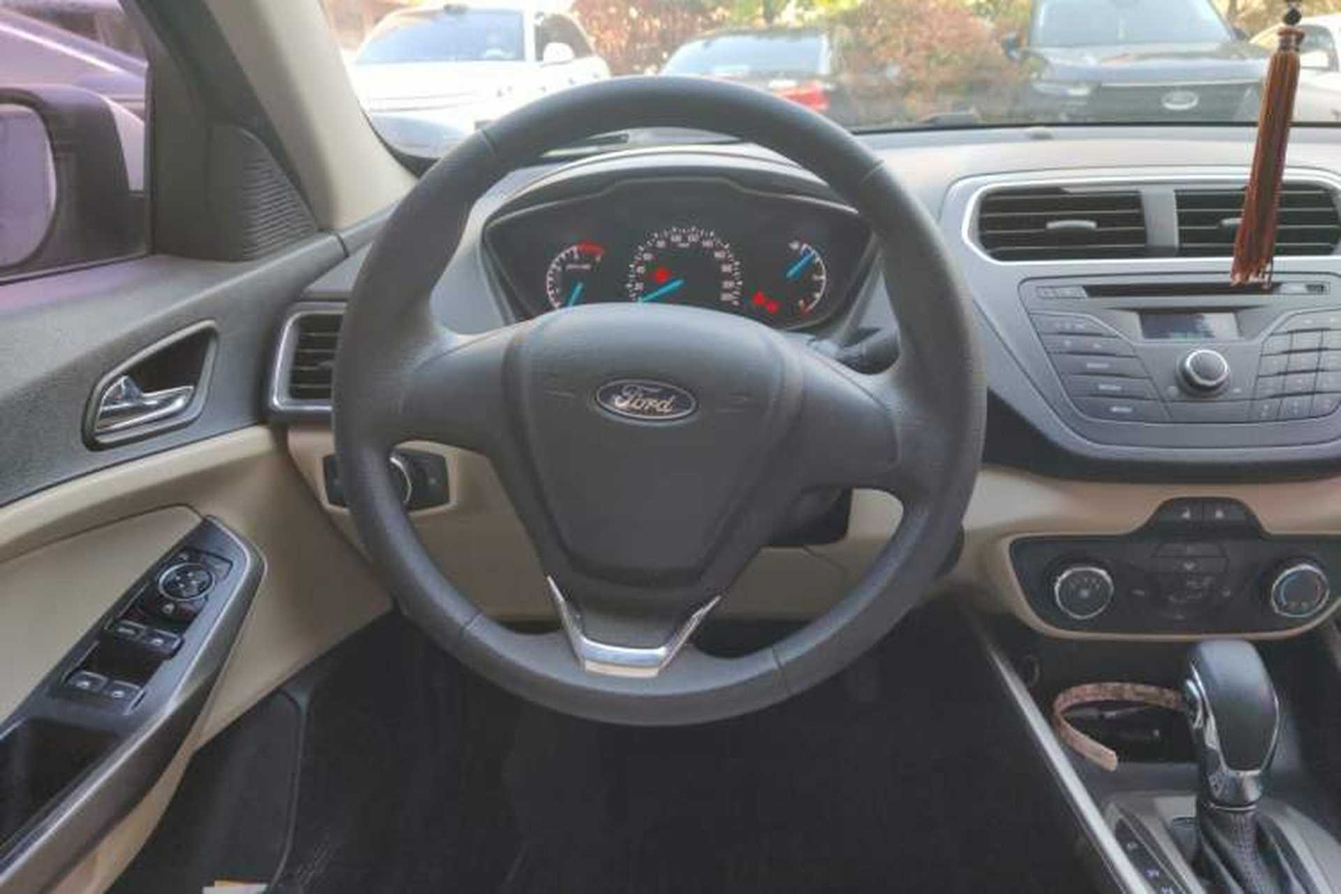 Used Ford Escort 2015 1.5L Automatic Comfort Edition Steering Wheel