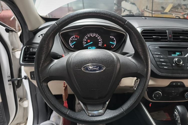Used Ford Escort 2015 1.5L Automatic Comfort Edition Steering Wheel
