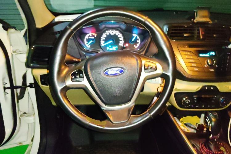 Used Ford Escort 2015 1.5L Automatic Fashion Model Steering Wheel