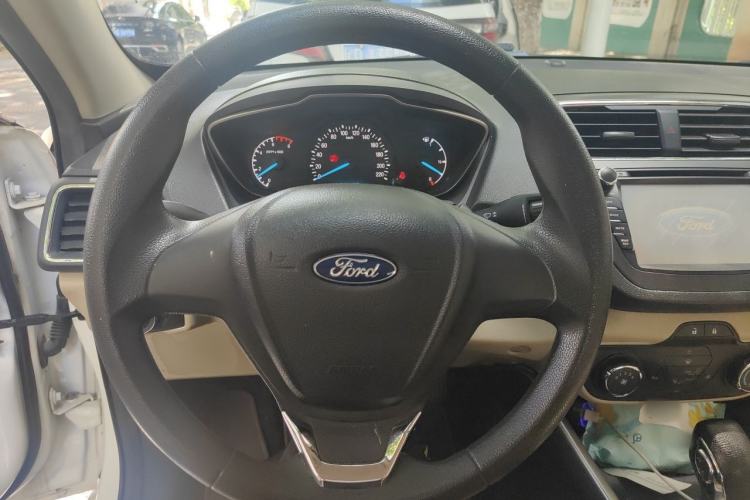 Used Ford Escort 2015 1.5L Automatic Comfort Edition Steering Wheel