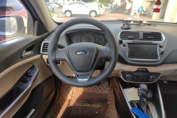 Used Ford Escort 2015 1.5L Automatic Comfort Edition Steering Wheel