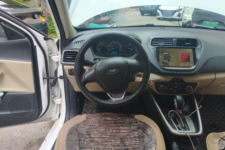 Used Ford Escort 2015 1.5L Automatic Comfort Edition Steering Wheel