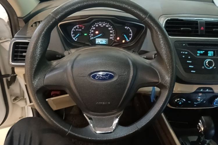 Used Ford Escort 2015 1.5L Automatic Comfort Edition Steering Wheel