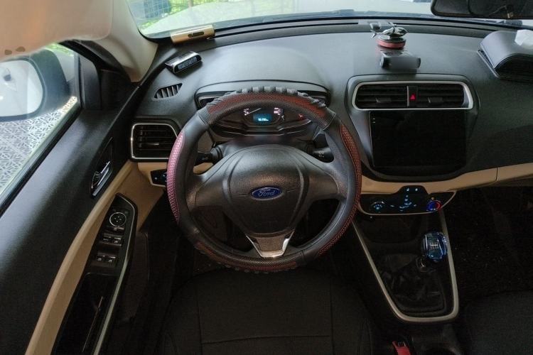 Used Ford Escort 2015 1.5L Manual Comfort Model Steering Wheel