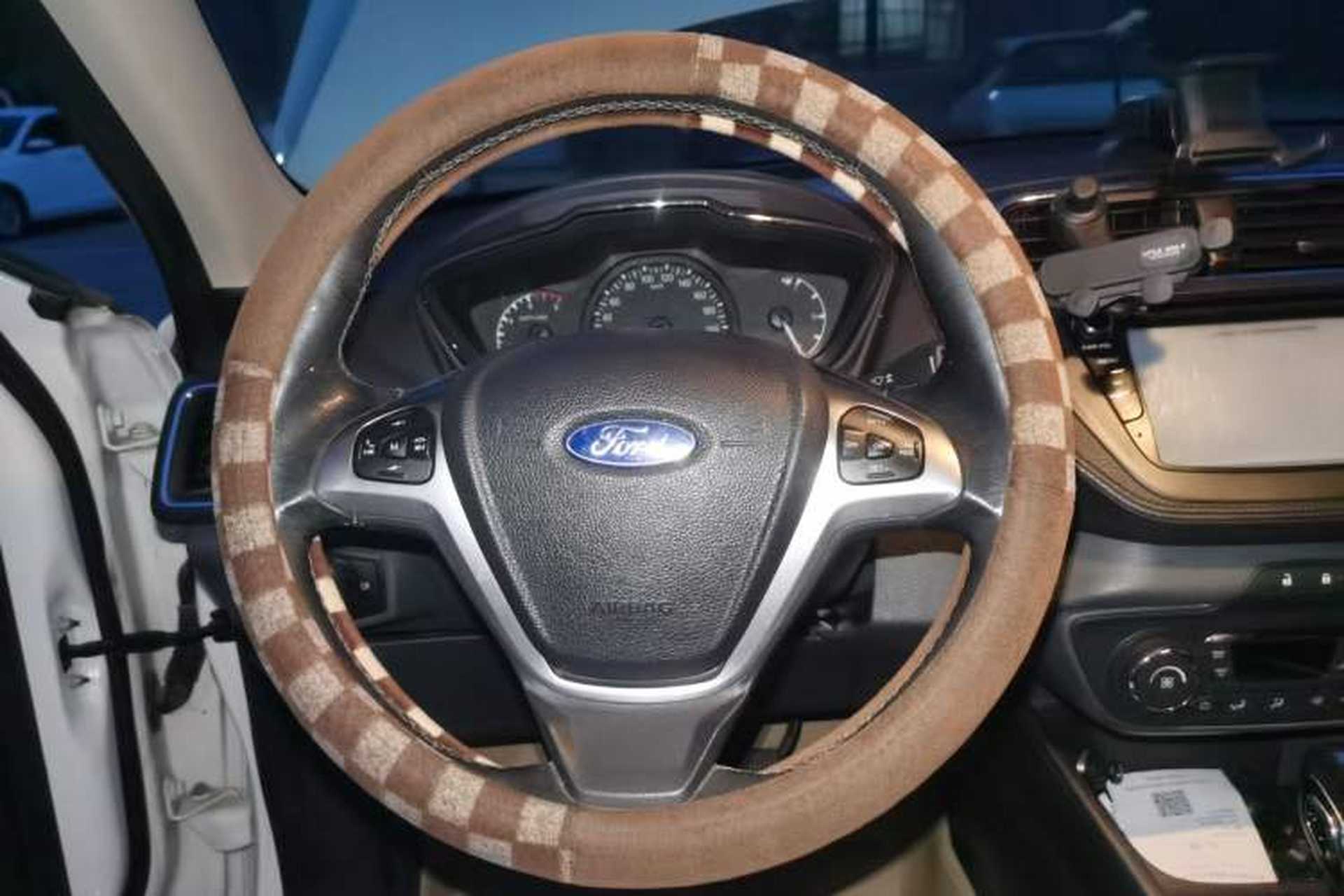 Used Ford Escort 2015 1.5L Automatic Comfort Edition Steering Wheel