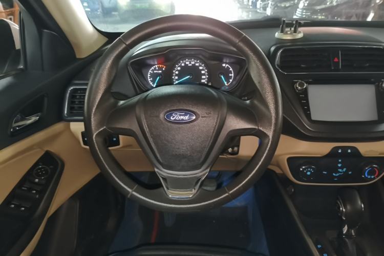 Used Ford Escort 2015 1.5L Automatic Comfort Edition Steering Wheel