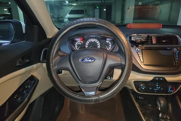 Used Ford Escort 2015 1.5L Automatic Comfort Edition Steering Wheel