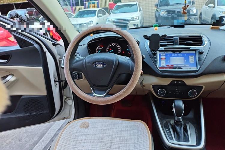 Used Ford Escort 2015 1.5L Automatic Comfort Edition Steering Wheel