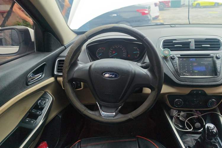 Used Ford Escort 2015 1.5L Manual Comfort Model Steering Wheel