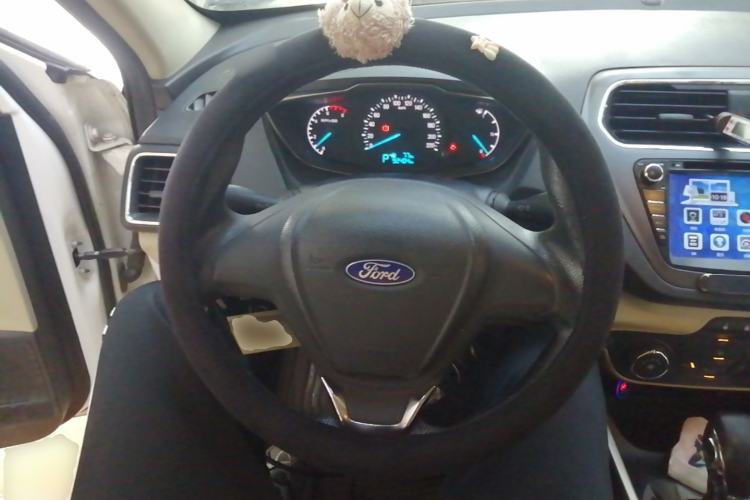 Used Ford Escort 2015 1.5L Automatic Comfort Edition Steering Wheel