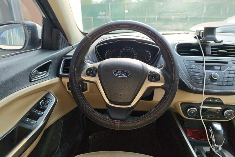Used Ford Escort 2015 1.5L Automatic Fashion Model Steering Wheel