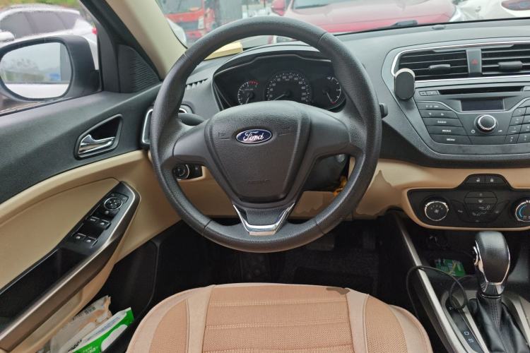 Used Ford Escort 2015 1.5L Automatic Comfort Edition Steering Wheel